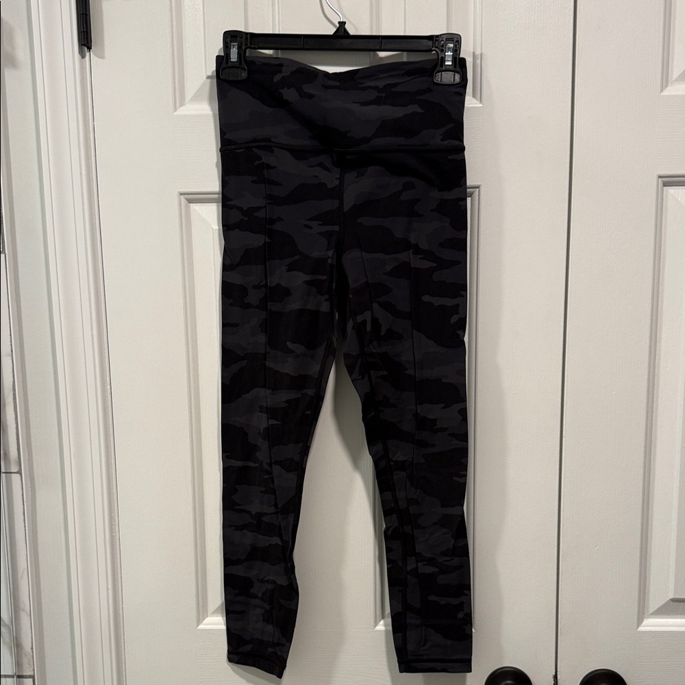 Athleta Elation Camo 7/8 Tight Leggings